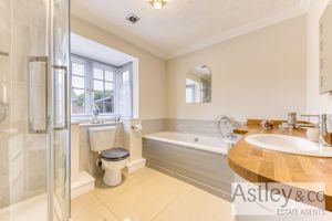family bathroom- click for photo gallery